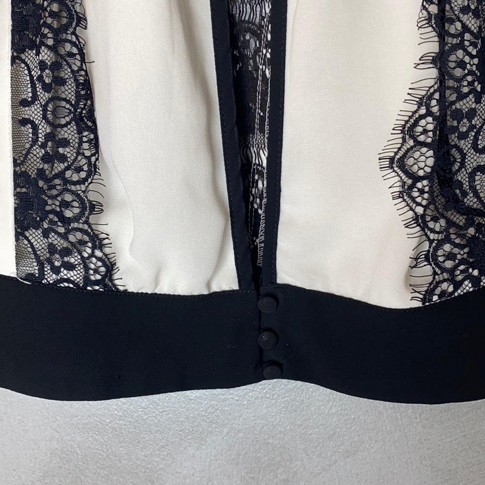 Mustard Seed Lace Top - Picture 3 of 3